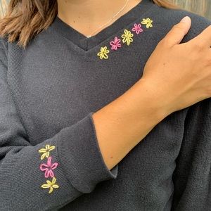 Daisy v neck sweater